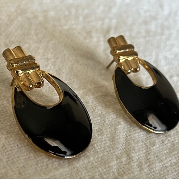 VTG 80’s 90’s Elegant Black and Gold Tone Earrings - Picture 2 of 4